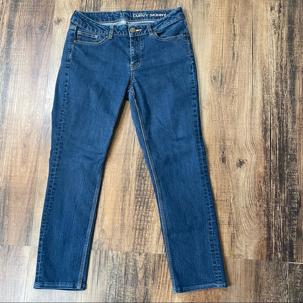 NEW YORK & COMPANY NY&C Curvy Skinny Cropped Ankle Jeans 8